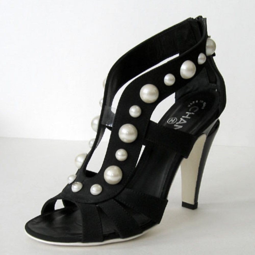 Authentic CHANEL Pearl Sandals